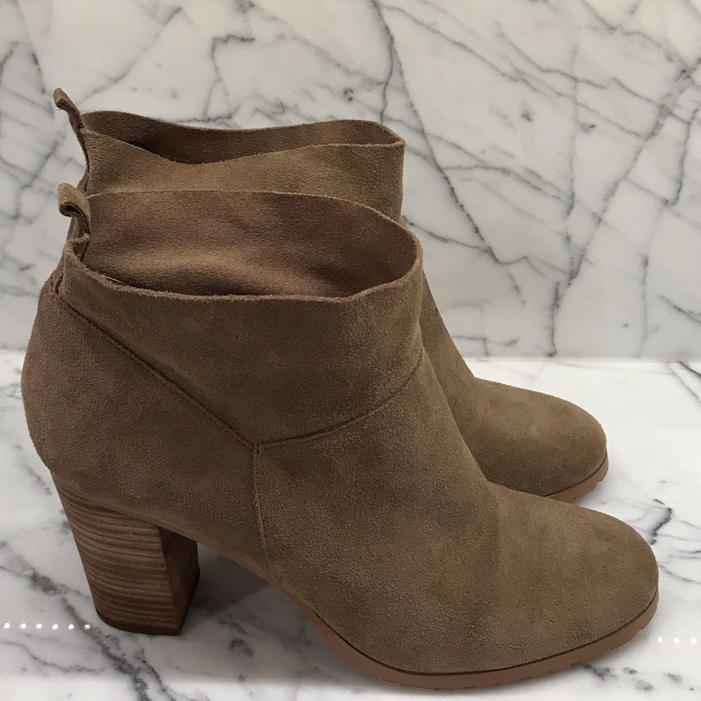 Crown vintage tan suede wood heeled casual bootie